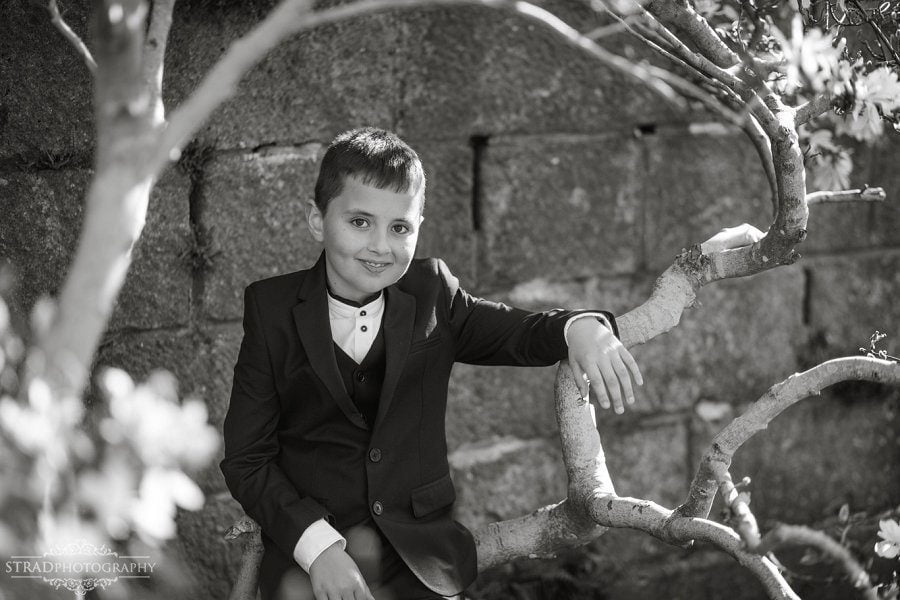 family event, first communion posing ideas, first communion, first communion posing, first holy communion, first holy communion photography in glasgow, glasgow, scotland