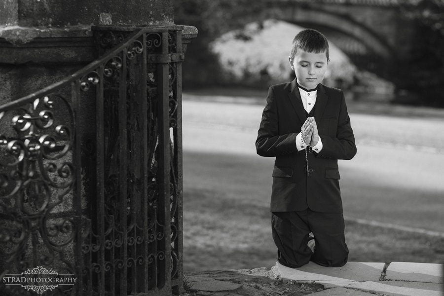 family event, first communion posing ideas, first communion, first communion posing, first holy communion, first holy communion photography in glasgow, glasgow, scotland