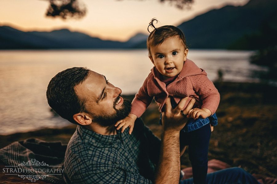 father and daughter in the eveining at the loch lomond
