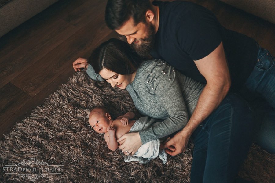 lifestyle newborn photography session in Glasgow