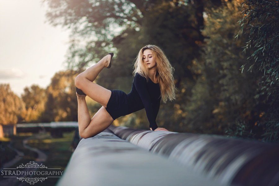 bridge, city, dance, dance moves, dance photo shoot, dance poses, dancing, dancing around city, fountain, glasgow, glasgow photographer, modern jazz dance, night photo, portrait photographer, portrait photography, scotland, sunset, urban dance, woman