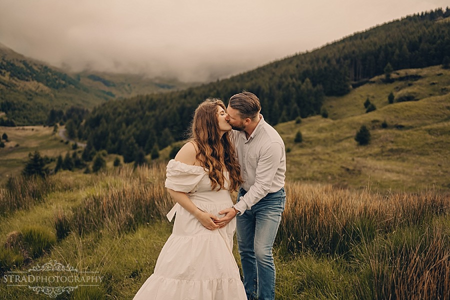 Maternity photoshoot in Scottish mountains