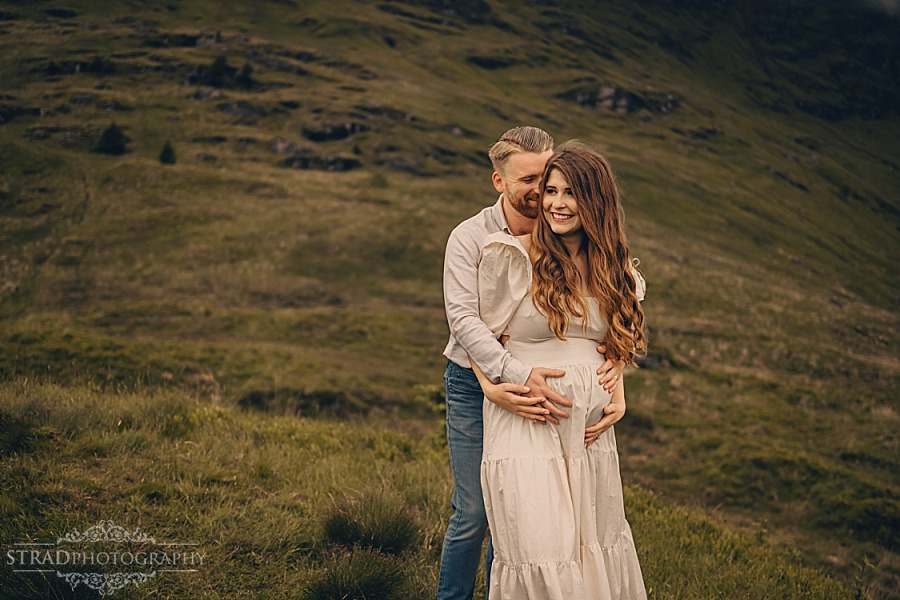 Maternity photoshoot in Scottish mountains