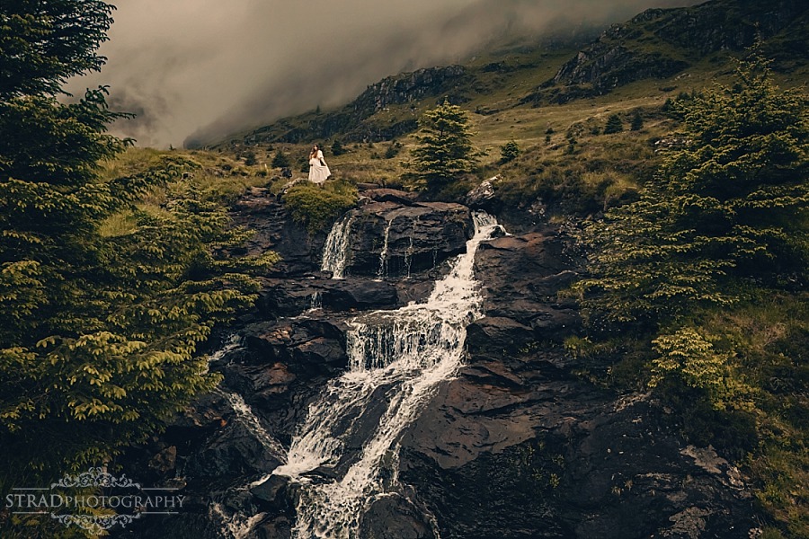 Maternity photoshoot in Scottish mountains
